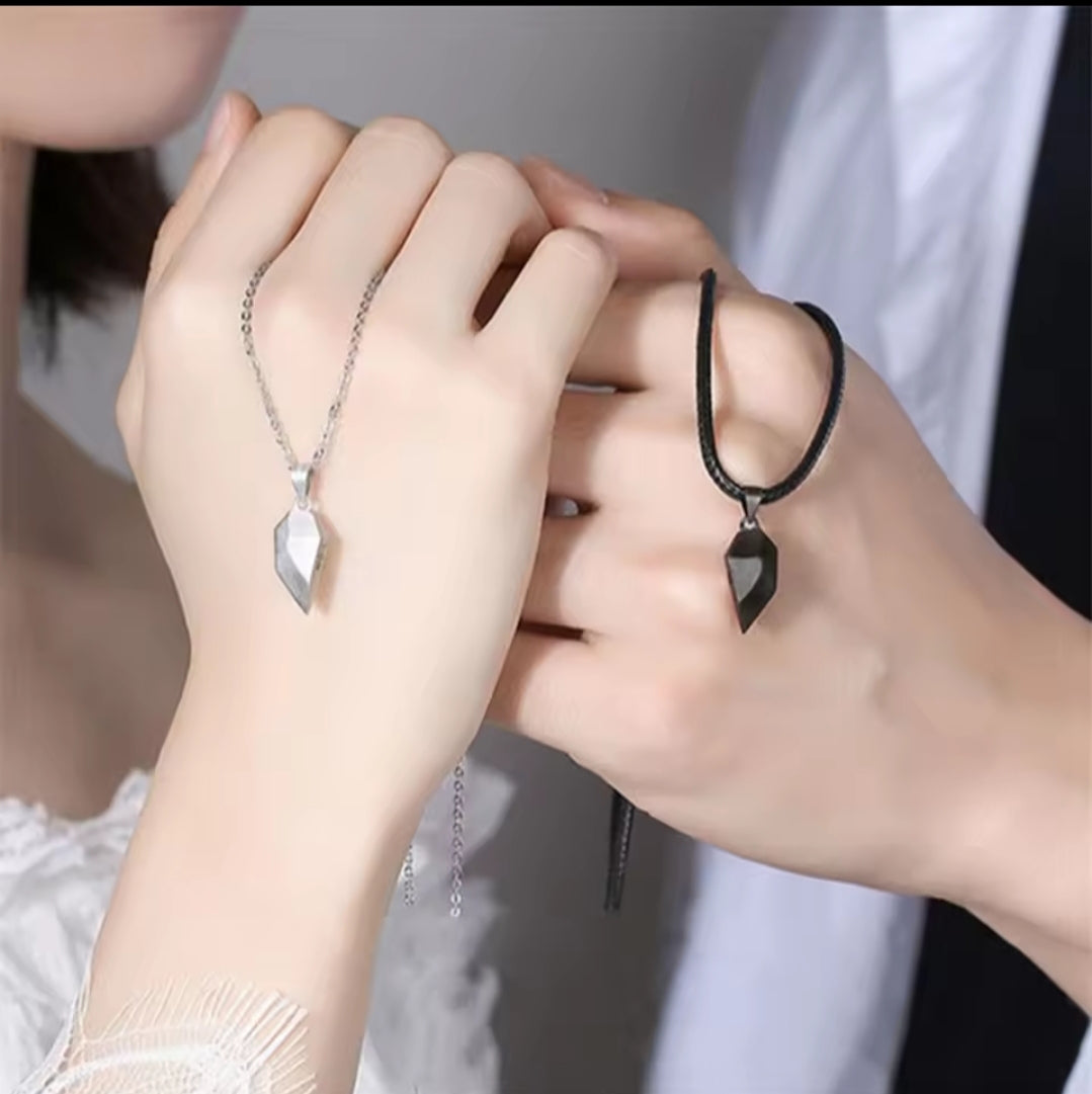 Collar con colgante de pareja